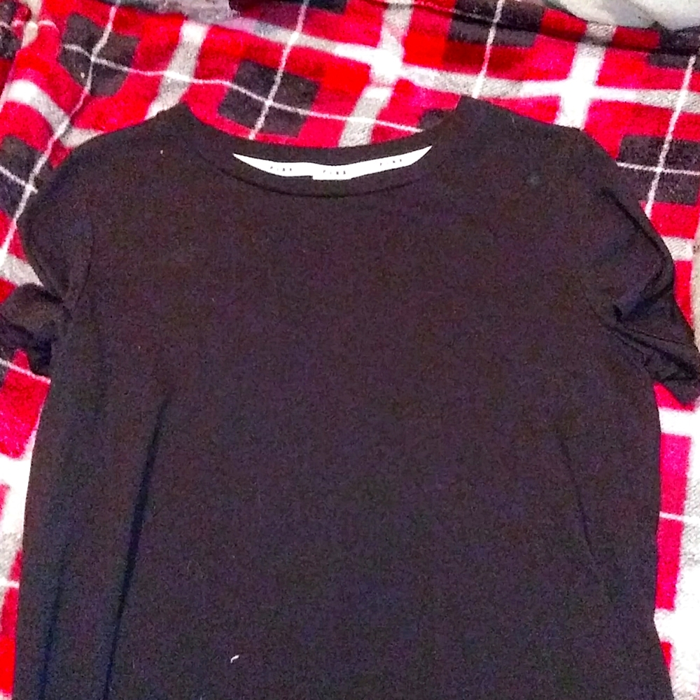 VS pink tee